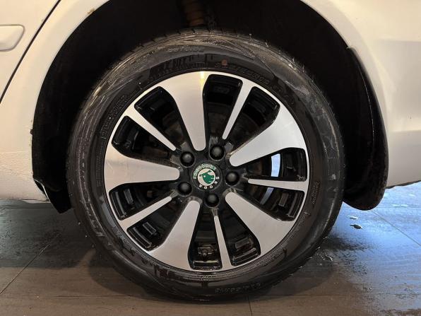Skoda Octavia II (A5) Рестайлинг с пробегом 2011 года, цена 658 000 рублей, 233478 км, лифтбек, Автокод Объявления
