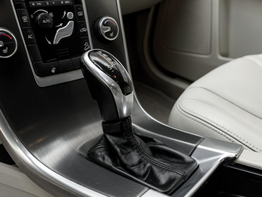 Volvo XC60 I Рестайлинг Екатеринбург  - изображение 23
