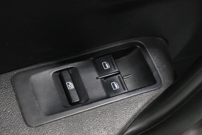 Volkswagen Polo V с пробегом 2014 года, цена 735 000 рублей, 136237 км, седан, Автокод Объявления