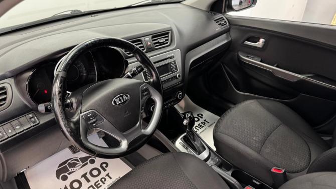 Kia Rio III Рестайлинг с пробегом 2016 года, цена 980 000 рублей, 198354 км, седан, Автокод Объявления