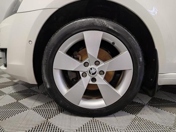 Skoda Octavia III (A7) с пробегом 2015 года, цена 1 299 000 рублей, 244144 км, лифтбек, Автокод Объявления