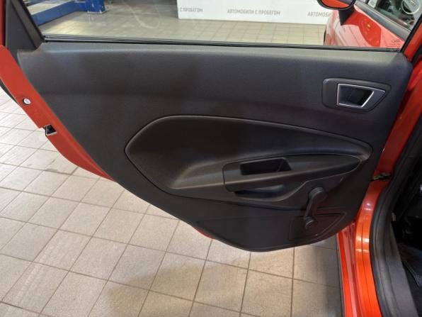 Ford Fiesta Mk6 Рестайлинг с пробегом 2017 года, цена 589 000 рублей, 204525 км, хэтчбек, Автокод Объявления