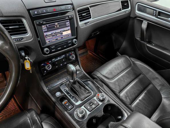 Volkswagen Touareg II Рестайлинг с пробегом 2015 года, цена 2 800 000 рублей, 187696 км, внедорожник, Автокод Объявления