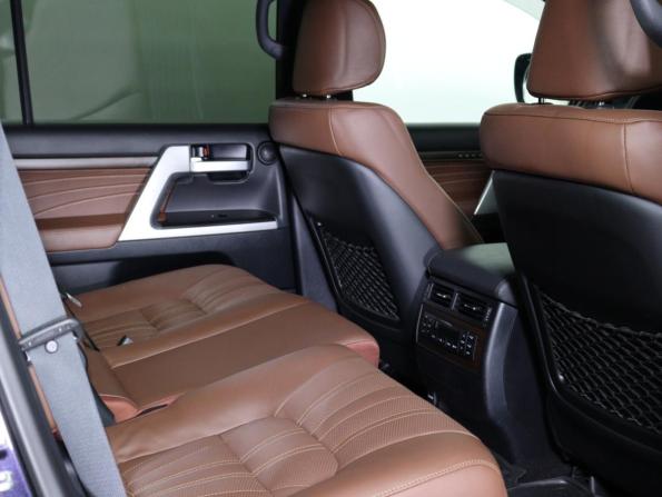 Toyota Land Cruiser 200 Series Рестайлинг 2 с пробегом 2019 года, цена 9 900 000 рублей, 48474 км, внедорожник, Автокод Объявления