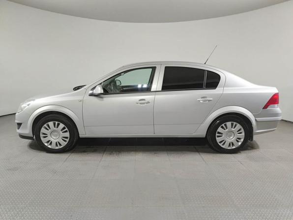 Opel Astra H Рестайлинг с пробегом 2012 года, цена 700 000 рублей, 212393 км, седан, Автокод Объявления