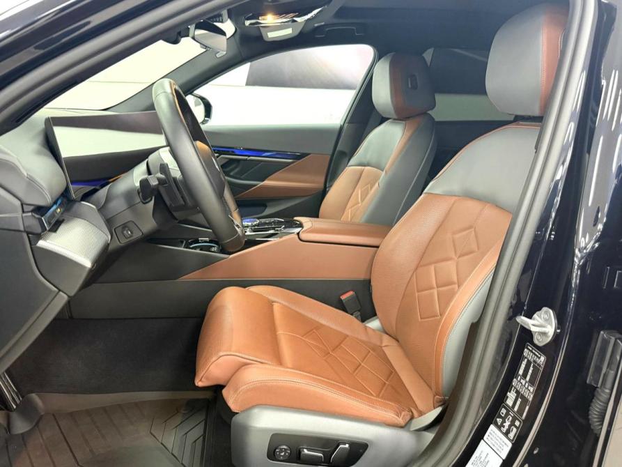 BMW 5 серии VIII (G60/G61/G68) Красноярск  - изображение 10