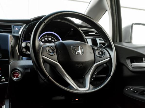 Honda Shuttle II с пробегом 2016 года, цена 1 300 000 рублей, 103037 км, универсал, Автокод Объявления