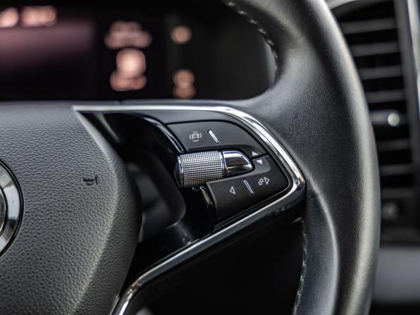 Skoda Karoq I с пробегом 2022 года, цена 2 698 000 рублей, 23456 км, внедорожник, Автокод Объявления