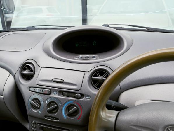Toyota Platz с пробегом 2000 года, цена 299 000 рублей, 299999 км, седан, Автокод Объявления