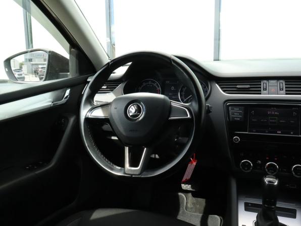 Skoda Octavia III (A7) Рестайлинг с пробегом 2018 года, цена 1 699 000 рублей, 135731 км, лифтбек, Автокод Объявления