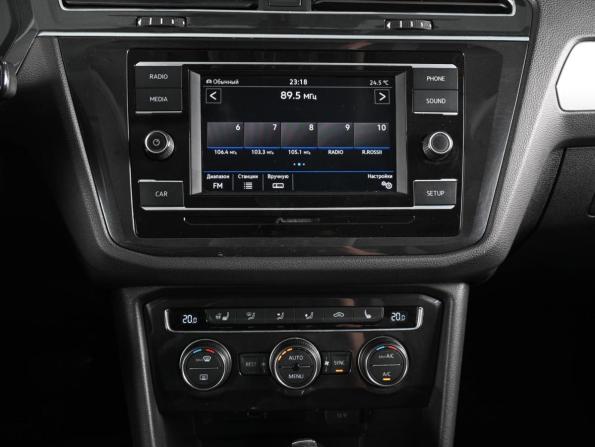Volkswagen Tiguan II с пробегом 2018 года, цена 2 439 000 рублей, 118995 км, внедорожник, Автокод Объявления