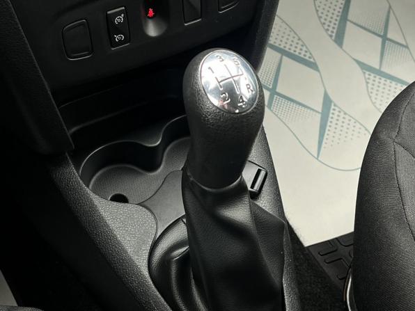 Renault Sandero II с пробегом 2017 года, цена 949 000 рублей, 93350 км, хэтчбек, Автокод Объявления
