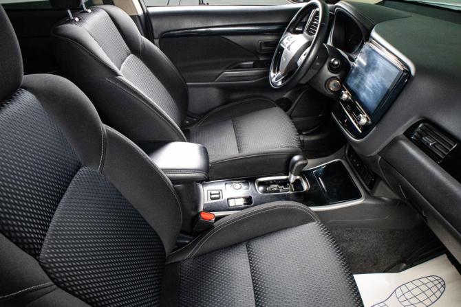 Mitsubishi Outlander III Рестайлинг 3 с пробегом 2021 года, цена 2 599 000 рублей, 75000 км, внедорожник, Автокод Объявления