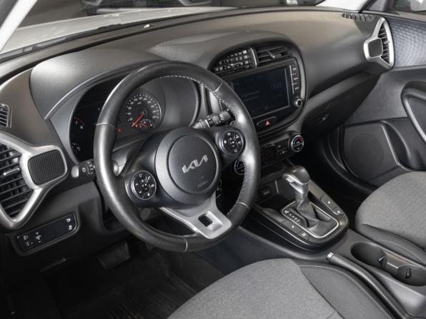 Kia Soul III Рестайлинг с пробегом 2022 года, цена 2 269 658 рублей, 58491 км, хэтчбек, Автокод Объявления