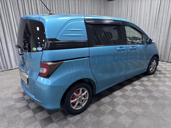 Honda Freed I Рестайлинг с пробегом 2012 года, цена 1 250 000 рублей, 159534 км, компактвэн, Автокод Объявления
