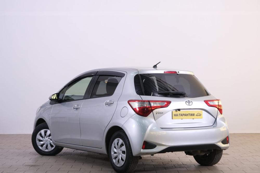 Toyota Vitz III (XP130) Рестайлинг 2 Омск  - изображение 5