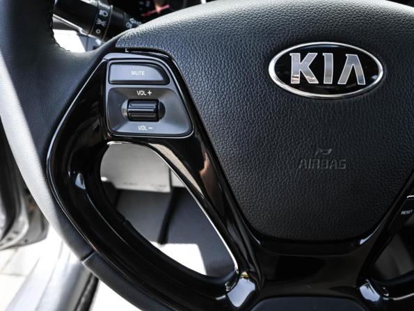 Kia Rio III Рестайлинг с пробегом 2015 года, цена 1 019 000 рублей, 180086 км, седан, Автокод Объявления