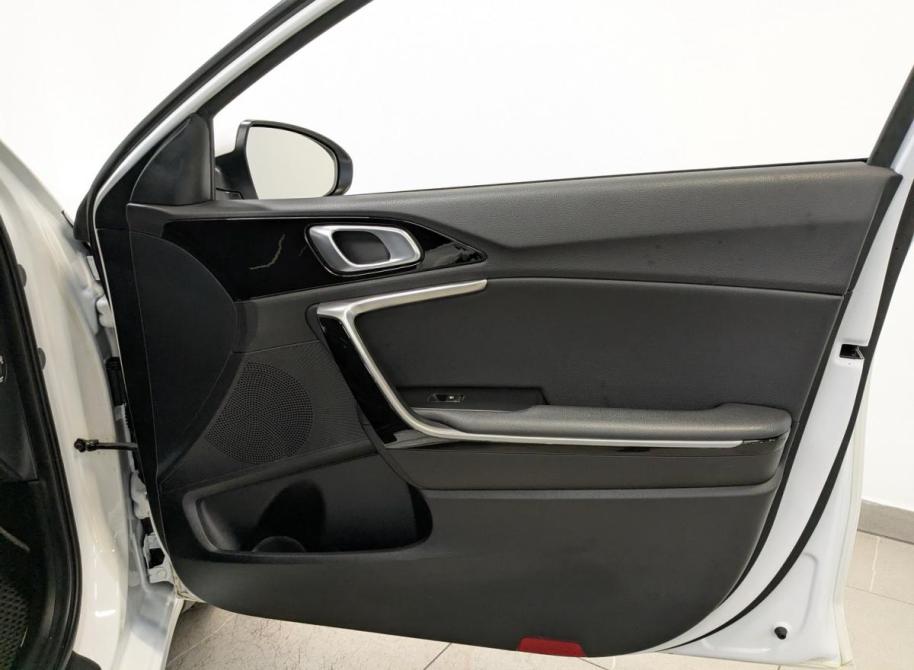 Kia Ceed III Санкт-Петербург  - изображение 24