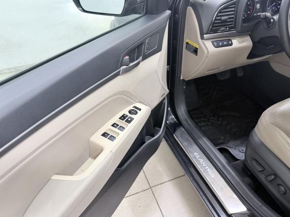 Hyundai Elantra VI (AD) с пробегом 2016 года, цена 1 050 000 рублей, 235880 км, седан, Автокод Объявления