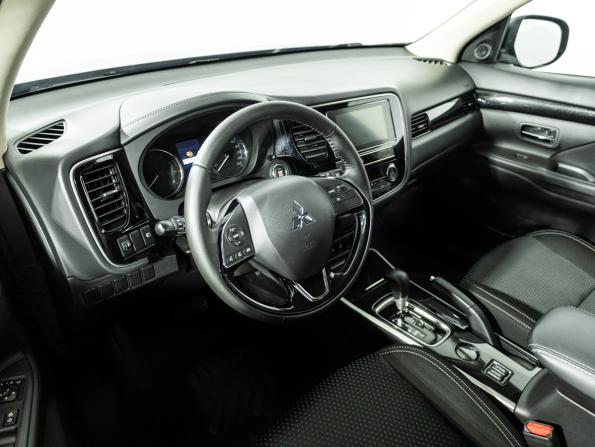 Mitsubishi Outlander III Рестайлинг 3 с пробегом 2018 года, цена 1 999 777 рублей, 75000 км, внедорожник, Автокод Объявления