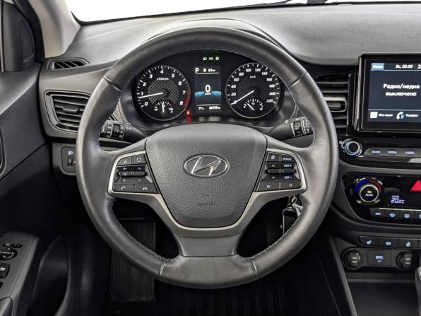Hyundai Solaris II Рестайлинг с пробегом 2022 года, цена 1 890 000 рублей, 36733 км, седан, Автокод Объявления