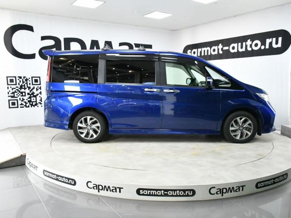 Honda Stepwgn V с пробегом 2017 года, цена 1 925 000 рублей, 67612 км, минивэн, Автокод Объявления