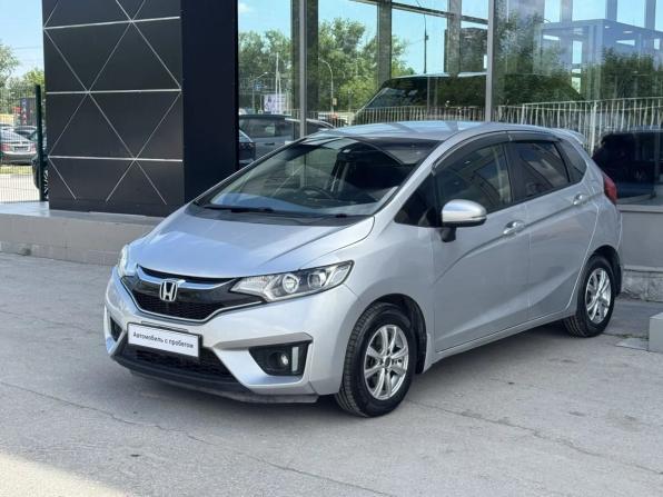 Honda Fit III с пробегом 2016 года, цена 850 000 рублей, 137287 км, хэтчбек, Автокод Объявления