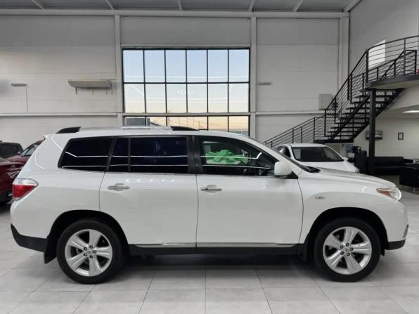 Toyota Highlander II (XU40) Рестайлинг с пробегом 2011 года, цена 1 799 000 рублей, 264155 км, внедорожник, Автокод Объявления