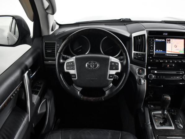 Toyota Land Cruiser 200 Series Рестайлинг 1 с пробегом 2013 года, цена 2 755 000 рублей, 303959 км, внедорожник, Автокод Объявления