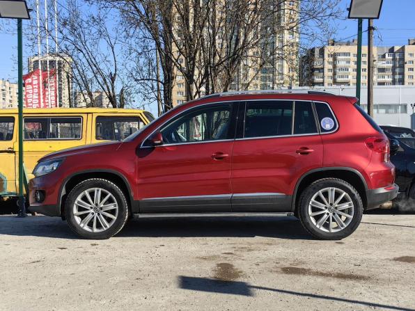 Volkswagen Tiguan I Рестайлинг с пробегом 2011 года, цена 879 000 рублей, 318668 км, внедорожник, Автокод Объявления