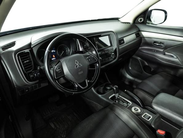 Mitsubishi Outlander III Рестайлинг 2 с пробегом 2016 года, цена 1 359 585 рублей, 202248 км, внедорожник, Автокод Объявления