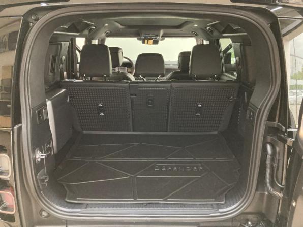 Land Rover Defender II с пробегом 2023 года, цена 20 800 000 рублей, 30899 км, внедорожник, Автокод Объявления