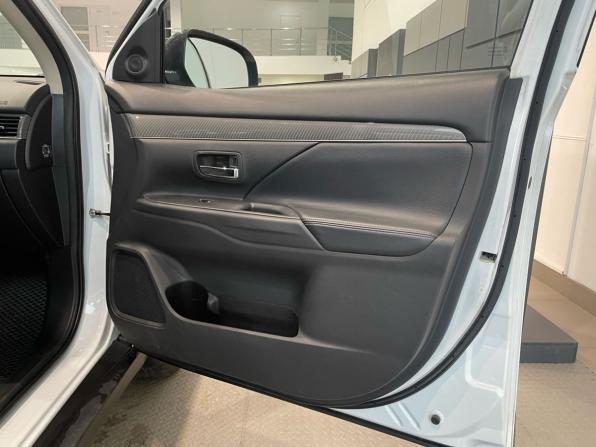 Mitsubishi Outlander III Рестайлинг 3 с пробегом 2021 года, цена 2 260 000 рублей, 120000 км, внедорожник, Автокод Объявления