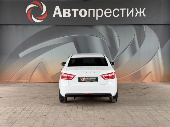 Lada (ВАЗ) Vesta I с пробегом 2018 года, цена 895 000 рублей, 53350 км, седан, Автокод Объявления