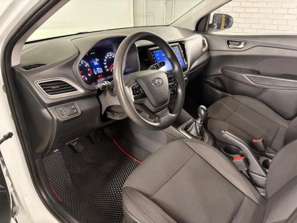 Hyundai Solaris II с пробегом 2019 года, цена 1 159 000 рублей, 157721 км, седан, Автокод Объявления