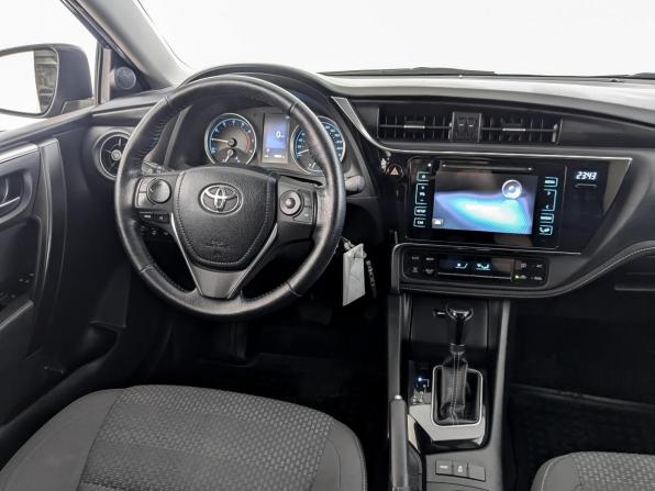 Toyota Corolla XI (E160 E170 E180) Рестайлинг 1 с пробегом 2018 года, цена 1 945 000 рублей, 49594 км, седан, Автокод Объявления