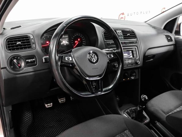 Volkswagen Polo V Рестайлинг с пробегом 2016 года, цена 1 299 000 рублей, 88544 км, седан, Автокод Объявления
