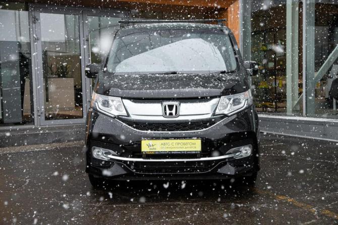 Honda Stepwgn V с пробегом 2017 года, цена 1 945 000 рублей, 121000 км, минивэн, Автокод Объявления