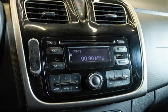 Renault Sandero II с пробегом 2016 года, цена 839 000 рублей, 134564 км, хэтчбек, Автокод Объявления