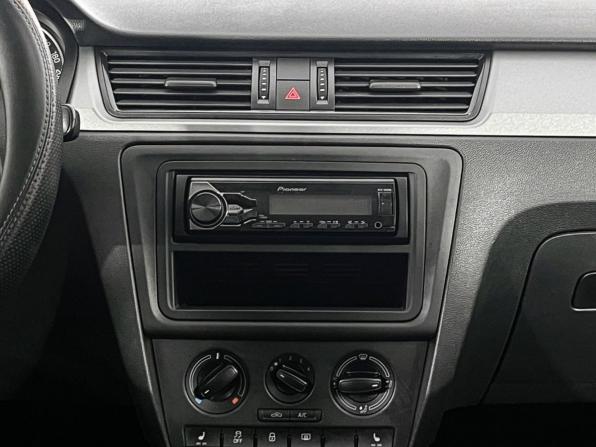 Skoda Rapid I с пробегом 2015 года, цена 902 000 рублей, 123000 км, лифтбек, Автокод Объявления