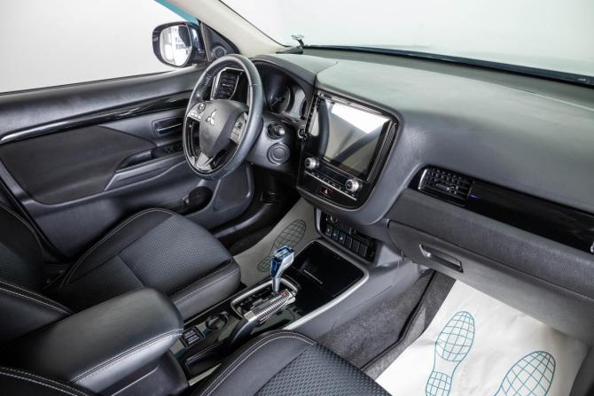 Mitsubishi Outlander III Рестайлинг 3 с пробегом 2021 года, цена 2 649 000 рублей, 98920 км, внедорожник, Автокод Объявления