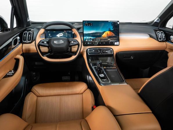 Geely Atlas II с пробегом 2025 года, цена 3 220 000 рублей, 79 км, внедорожник, Автокод Объявления