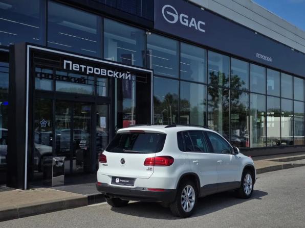 Volkswagen Tiguan I Рестайлинг с пробегом 2015 года, цена 1 000 000 рублей, 244868 км, внедорожник, Автокод Объявления