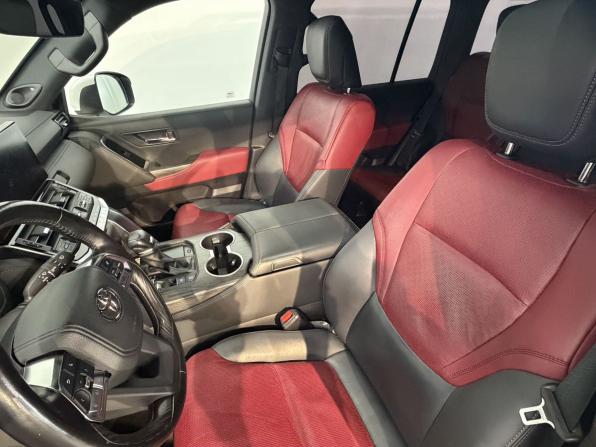 Toyota Land Cruiser 300 Series с пробегом 2021 года, цена 10 700 000 рублей, 99099 км, внедорожник, Автокод Объявления