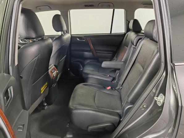 Toyota Highlander II (XU40) Рестайлинг с пробегом 2012 года, цена 2 049 000 рублей, 263094 км, внедорожник, Автокод Объявления