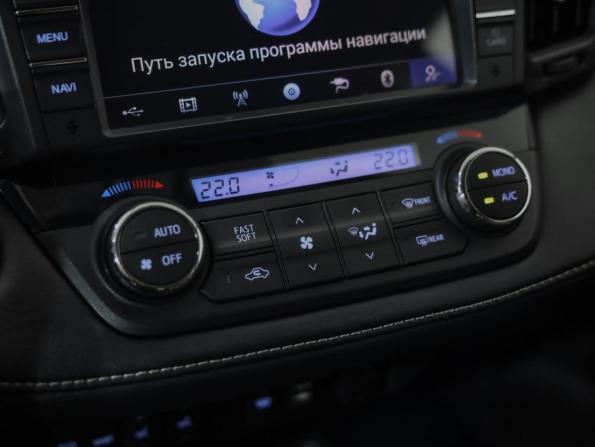 Toyota RAV4 IV (XA40) Рестайлинг с пробегом 2016 года, цена 2 759 000 рублей, 108861 км, внедорожник, Автокод Объявления