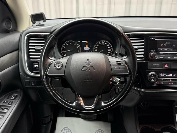 Mitsubishi Outlander III Рестайлинг 2 с пробегом 2016 года, цена 1 699 000 рублей, 185000 км, внедорожник, Автокод Объявления