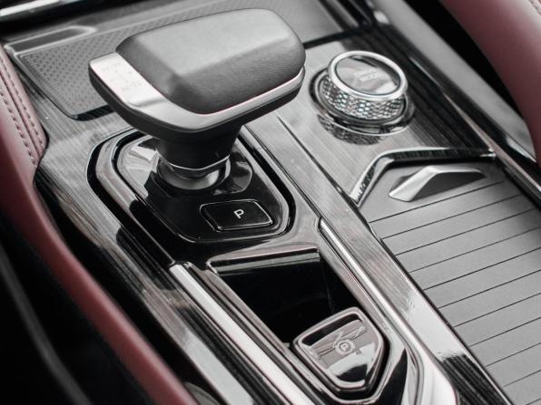 Geely Monjaro I с пробегом 2023 года, цена 3 095 000 рублей, 73121 км, внедорожник, Автокод Объявления