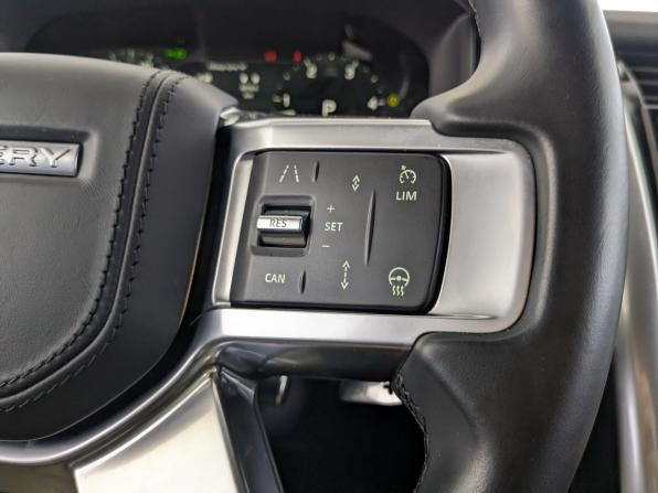 Land Rover Discovery V Рестайлинг с пробегом 2024 года, цена 9 270 000 рублей, 64000 км, внедорожник, Автокод Объявления
