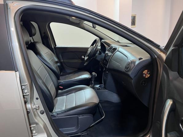 Renault Sandero II с пробегом 2016 года, цена 835 000 рублей, 294352 км, хэтчбек, Автокод Объявления